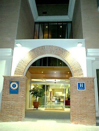 Hotel Isur ييرينا المظهر الخارجي الصورة