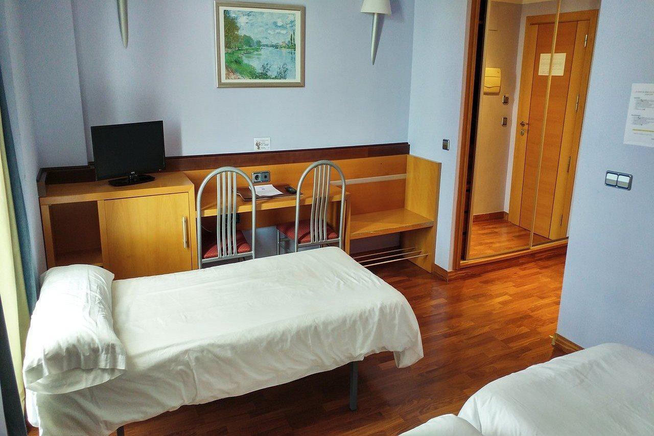 Hotel Isur ييرينا المظهر الخارجي الصورة