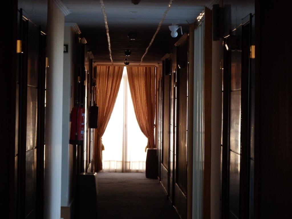 Hotel Isur ييرينا المظهر الخارجي الصورة