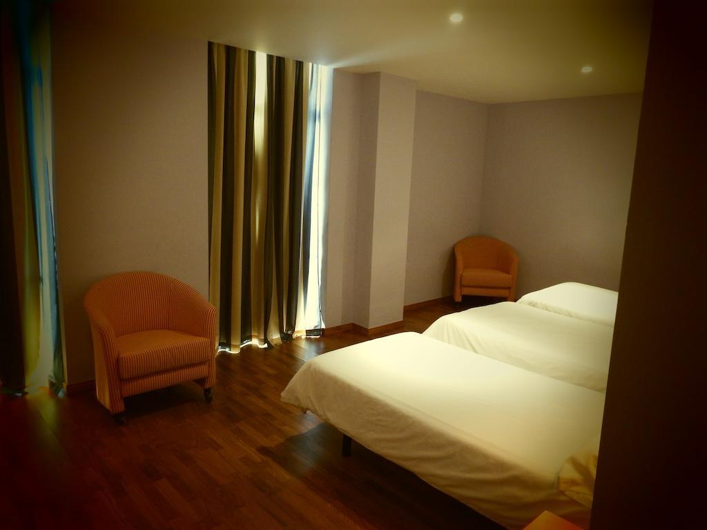 Hotel Isur ييرينا المظهر الخارجي الصورة