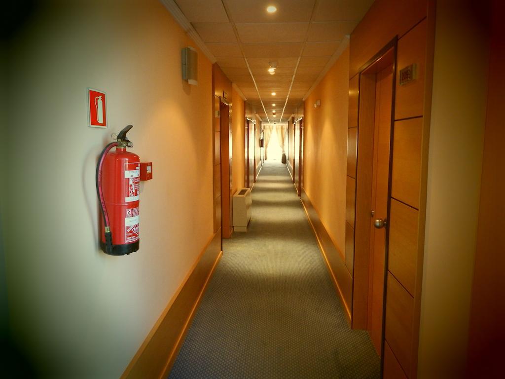 Hotel Isur ييرينا المظهر الخارجي الصورة