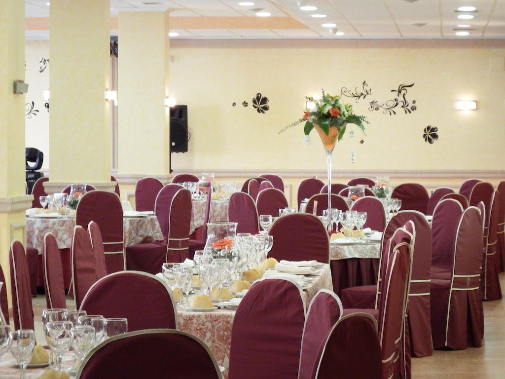 Hotel Isur ييرينا المظهر الخارجي الصورة