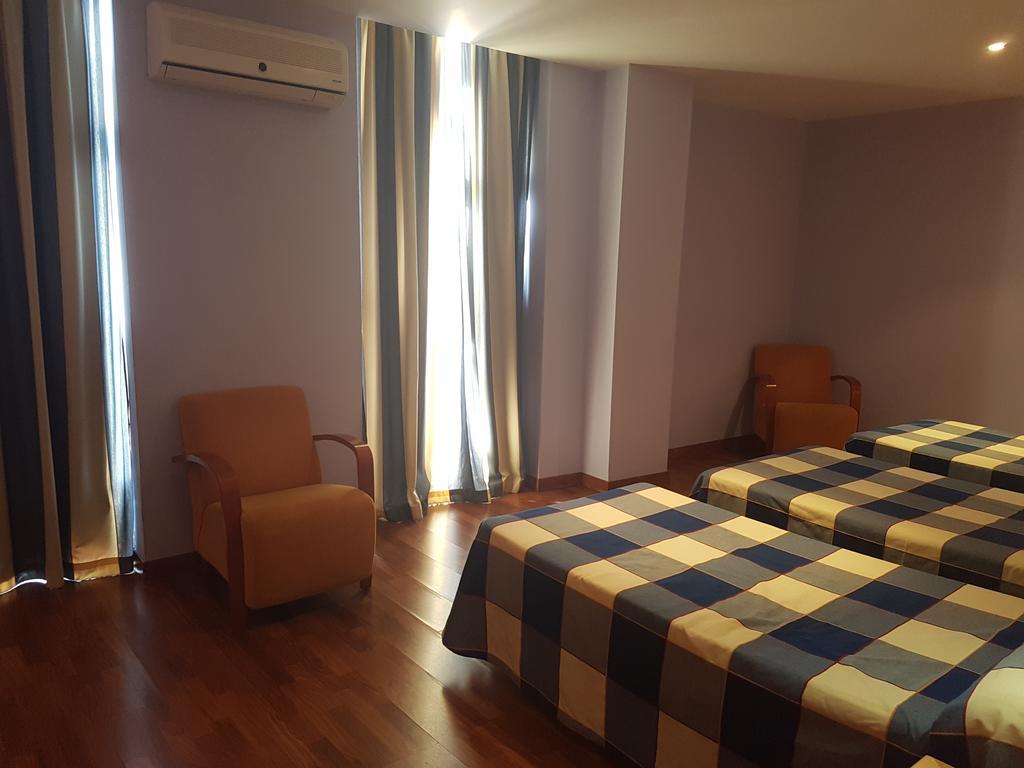 Hotel Isur ييرينا المظهر الخارجي الصورة