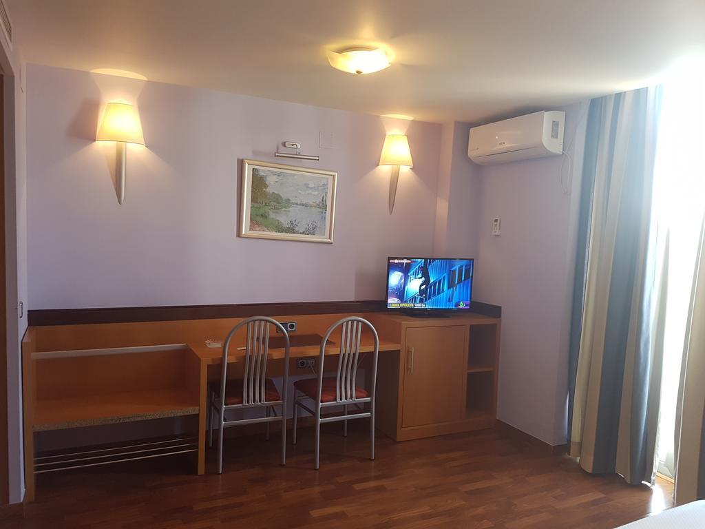 Hotel Isur ييرينا المظهر الخارجي الصورة