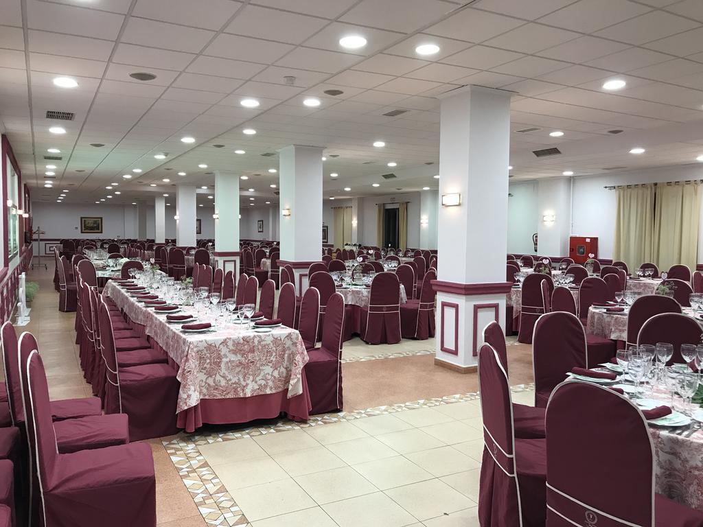 Hotel Isur ييرينا المظهر الخارجي الصورة