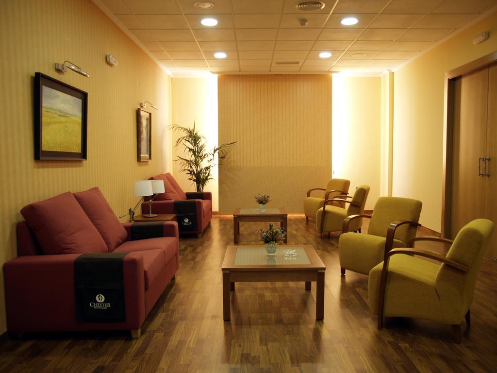 Hotel Isur ييرينا المظهر الداخلي الصورة